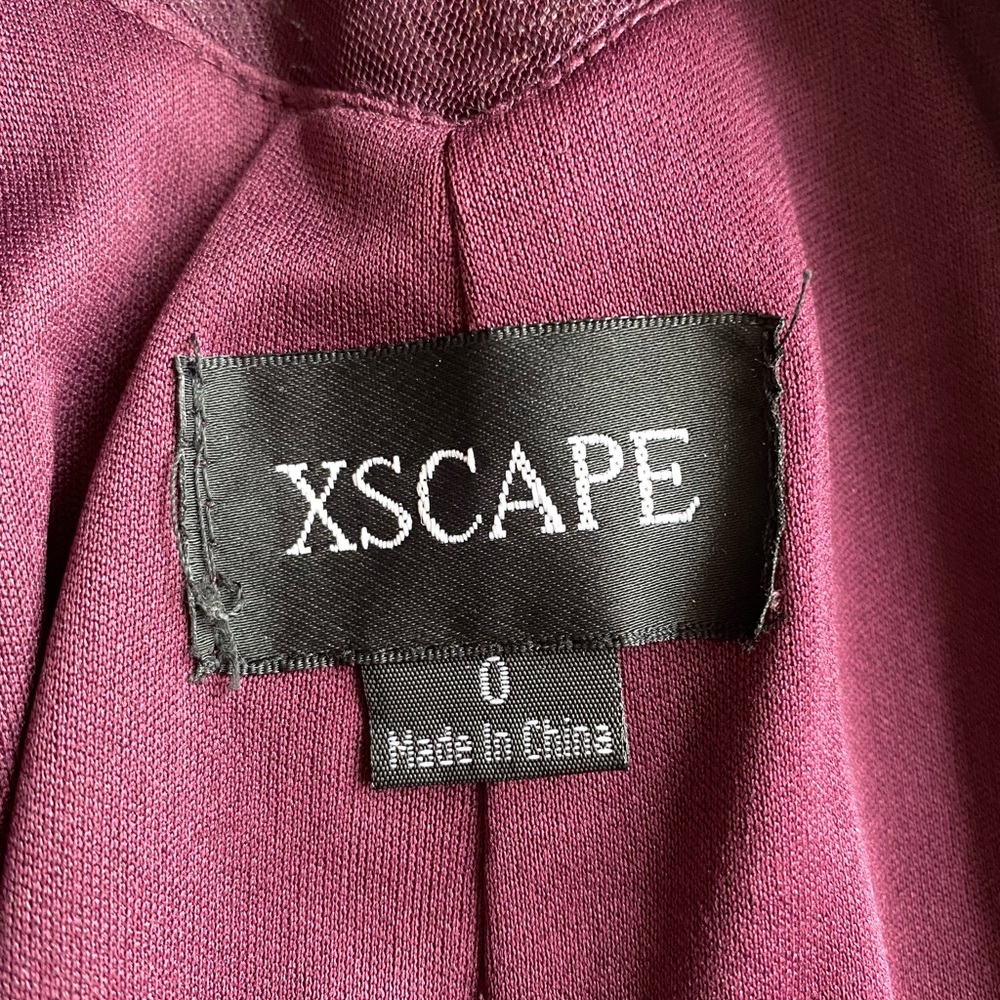 brand: Xscape // size: 0 // color: red/purple